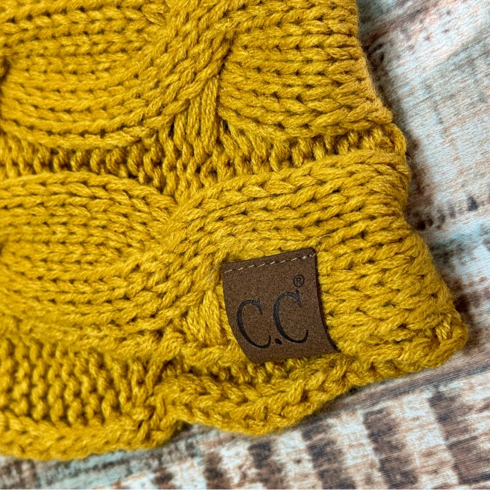 Women’s C.C. Scarf and Hat Bundle | #S19 - Picture 5 of 12